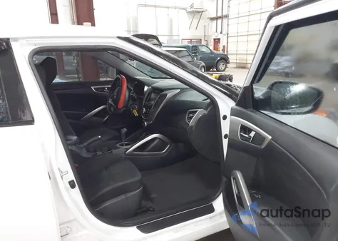 2016 Hyundai Veloster z USA, uszkodzony, nr VIN KMHTC6AD1GU283581